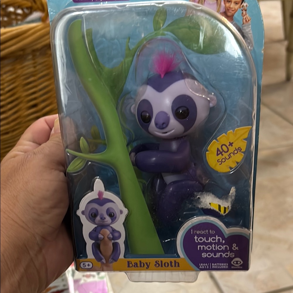 Fingerlings Purple Baby Sloth